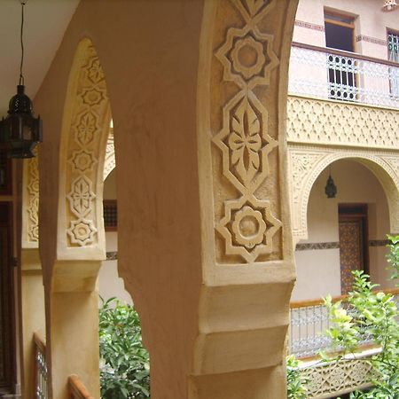 Riad Les Chrifis Navette Aeroport 24 Sur 24 Фес Экстерьер фото