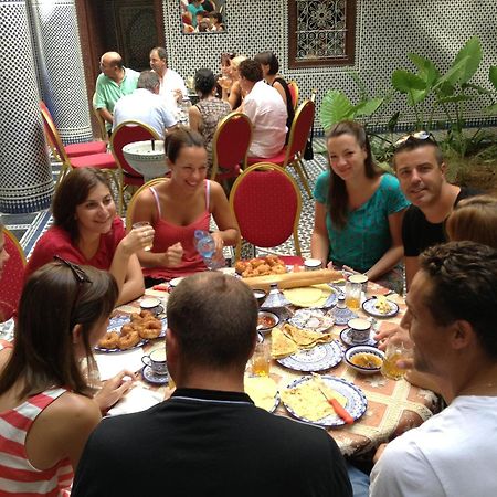 Riad Les Chrifis Navette Aeroport 24 Sur 24 Фес Экстерьер фото