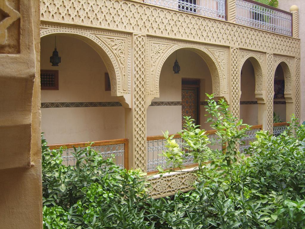 Riad Les Chrifis Navette Aeroport 24 Sur 24 Фес Экстерьер фото